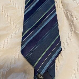 Authentic Salvatore Ferragamo men’s tie